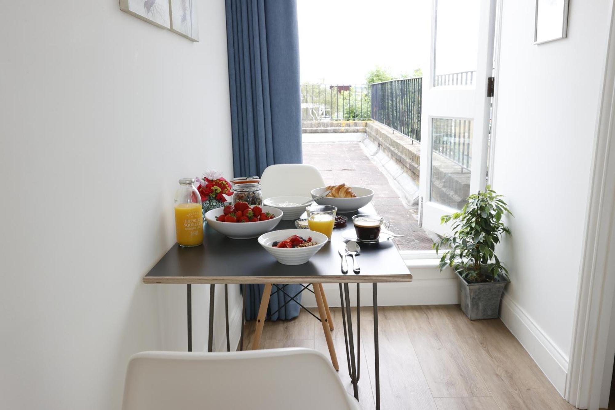 Wimbledon Park Bed & Breakfast 런던 외부 사진